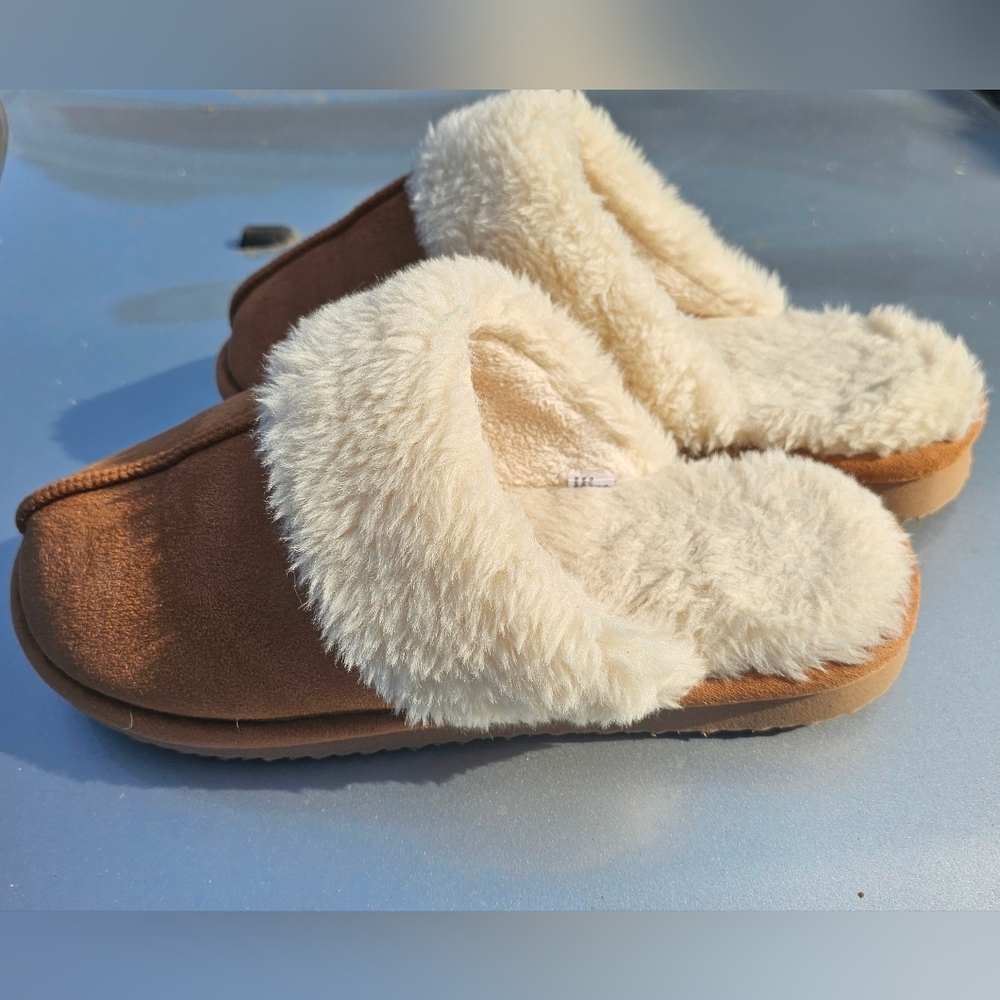 Cozy Fleece Slippers size 10-11